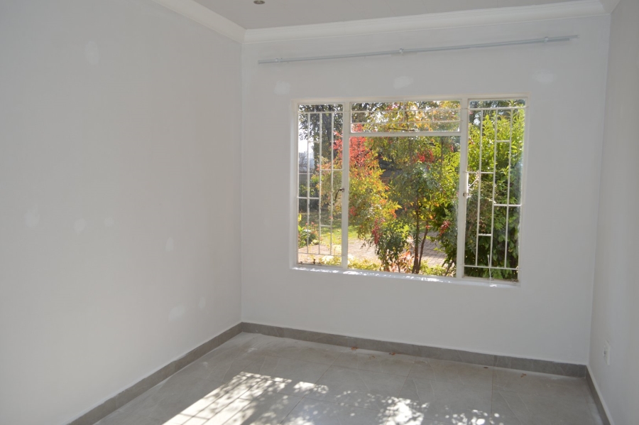 To Let Commercial Property for Rent in Flamwood North West